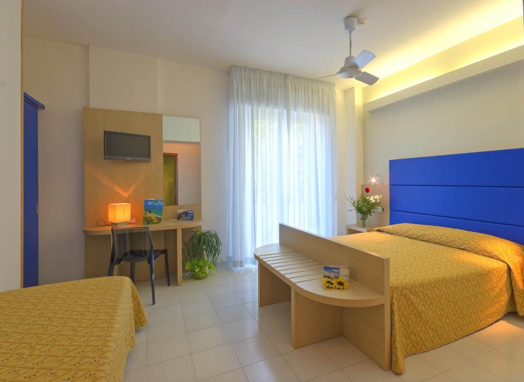 Hotel Kon Tiki Numana Quarto foto